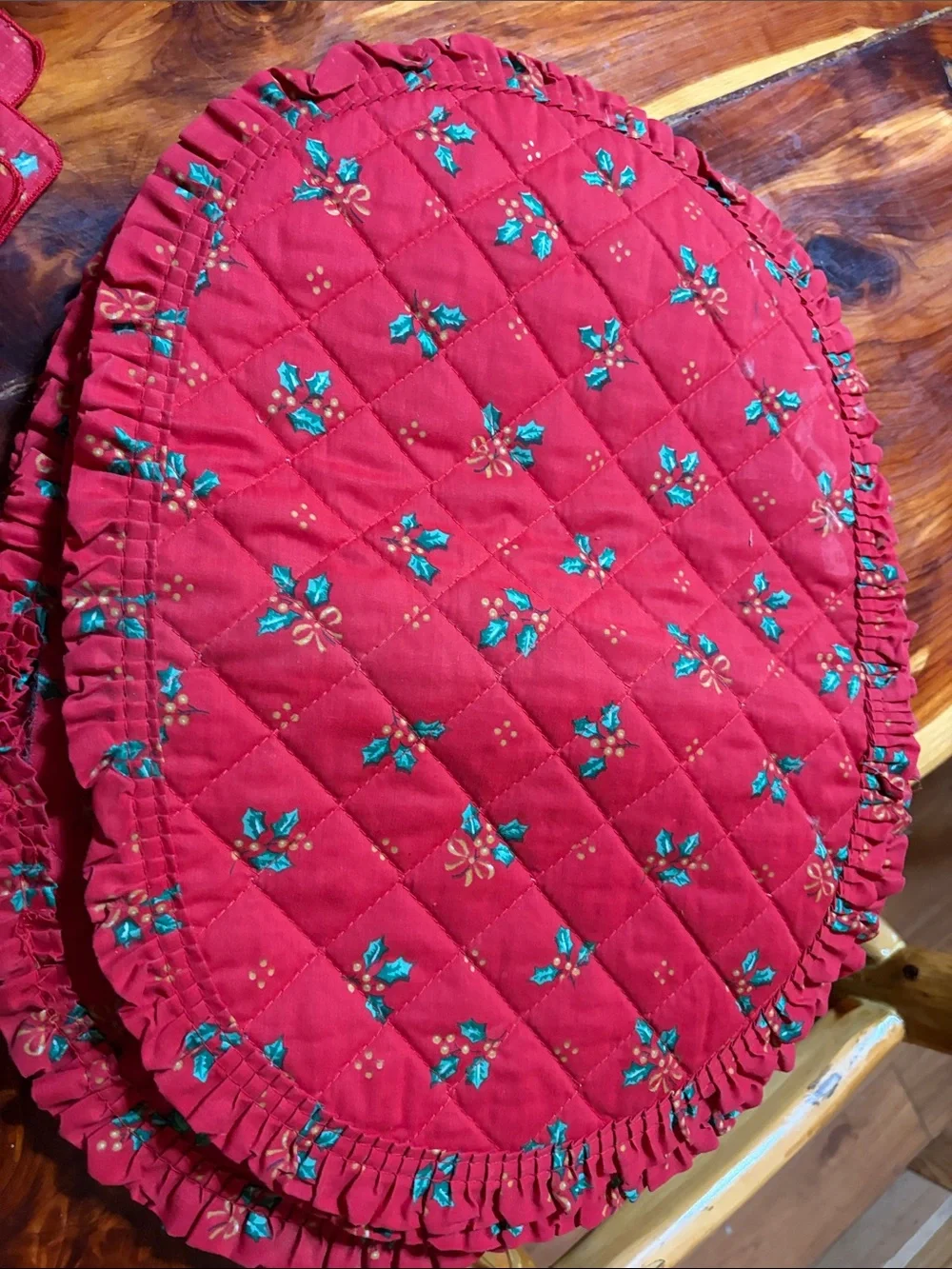Vintage Red Quilted Christmas Placemat Set w/matching Napkins